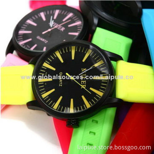 Silicone Sports Analog Quartz Watch with Colorful Band Available